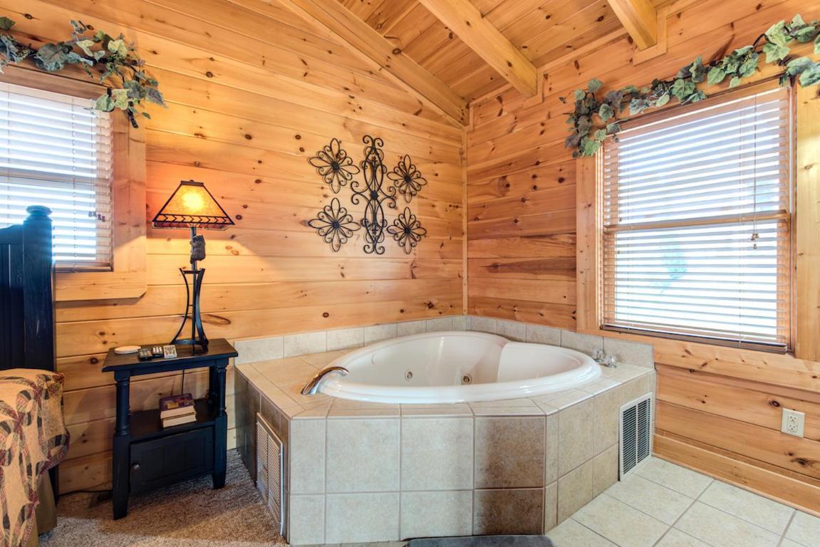 Serenity Peak Villa Pigeon Forge Exterior photo